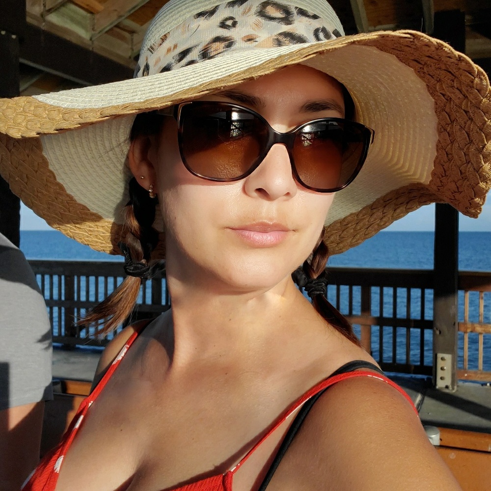 Meet your Posher, Raquel